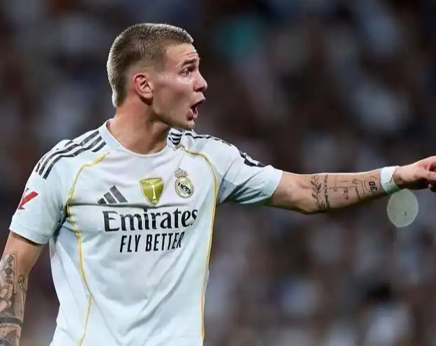 开云官方平台-怒喷裁判！或被追加停赛！皇马天才飘了，人菜脾气大，难成新梅西|马斯坦托诺|莱昂内尔·梅西|圣地亚哥-伯纳乌足球场|皇家马德里|伤停补时_新浪体育_新浪新闻